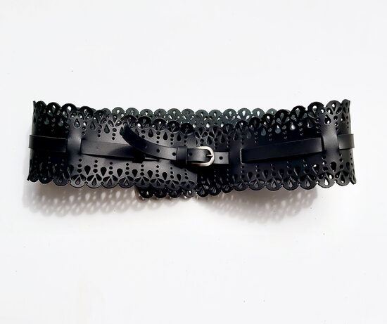 Ādas mežģīņu jostas