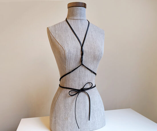 Melna ādas aukla 2,5-5,0 m