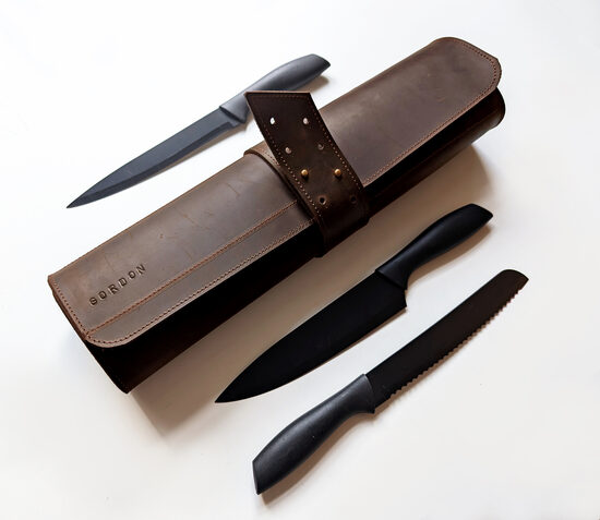 Tumši brūns nažu maks 3 dažādos izmēros