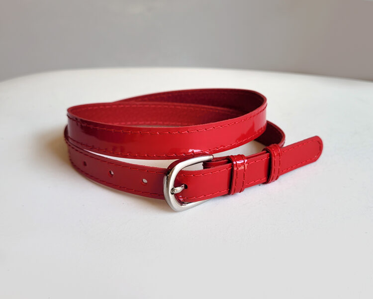 Sarkana lakādas josta, 2 cm plata