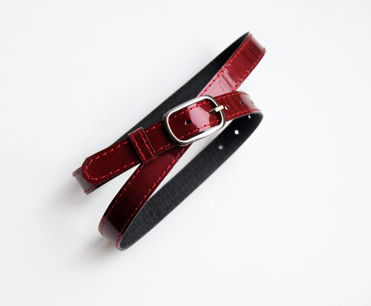 Bordo lakādas josta, 2 cm plata